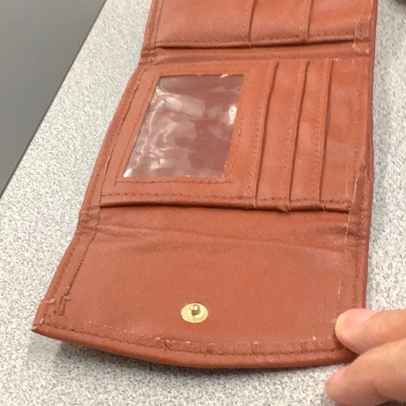 Unisex VeganWallet with change holder NWOT - Picture 2 of 3